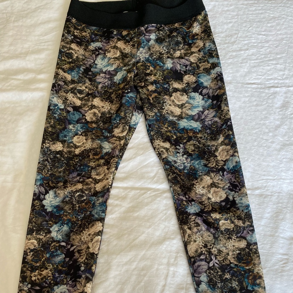 Floral leggings.